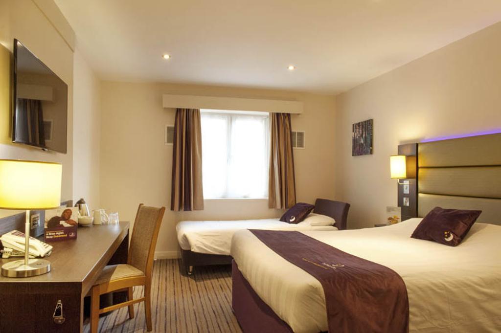 Premier Inn Inverness East Номер фото