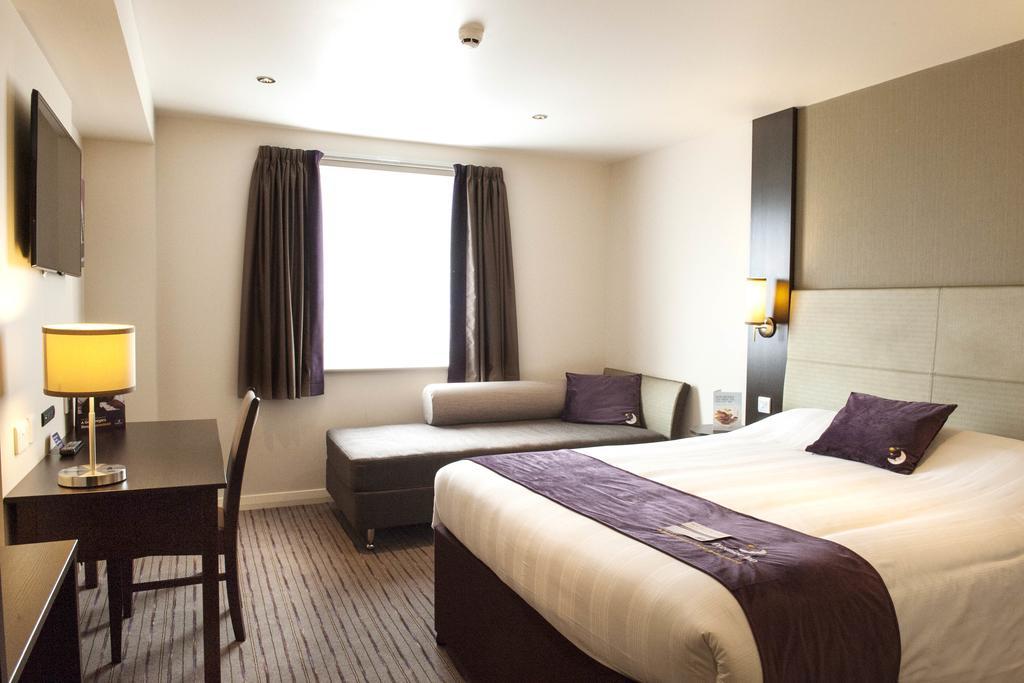 Premier Inn Inverness East Экстерьер фото
