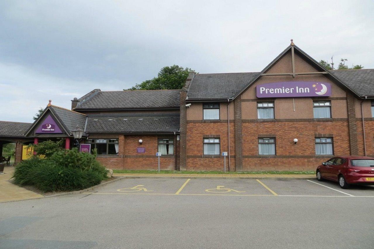 Premier Inn Inverness East Экстерьер фото