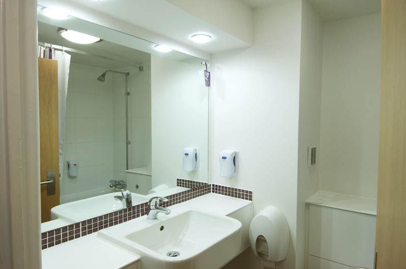 Premier Inn Inverness East Экстерьер фото